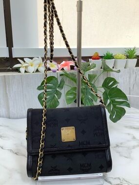 GUC MCM Black Leather Shoulder Bag with Gold Chain